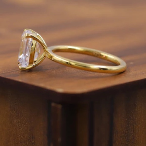 2.5 Ct. Elongated Cushion Cut Moissanite Gold Diamond Ring size 5 - Picture 5 of 7